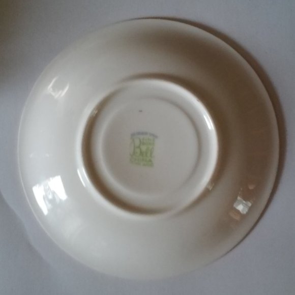Fine Bone China BELL 5 3/8" Across China England: Old Country Spray Thin Gold Ri - Picture 2 of 3